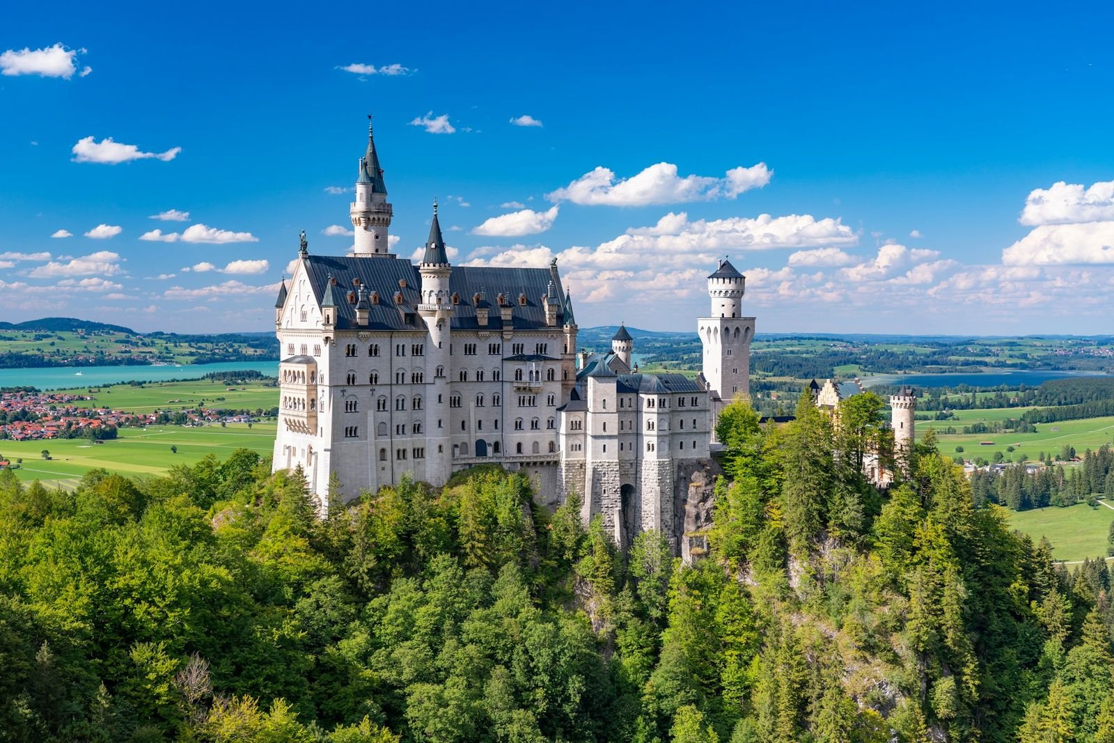 Neuschwanstein Castle with the German flag
